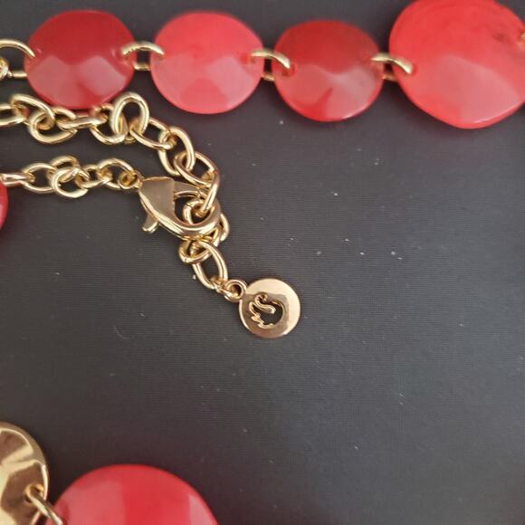 Gloria Vanderbilt Gold Tone Necklace with Coral Acrylic Discs - Picture 4 of 5